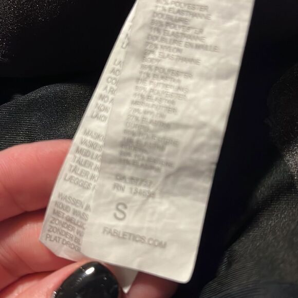 Fabletics Camo Leggings & Bra Bundle - Picture 9 of 15